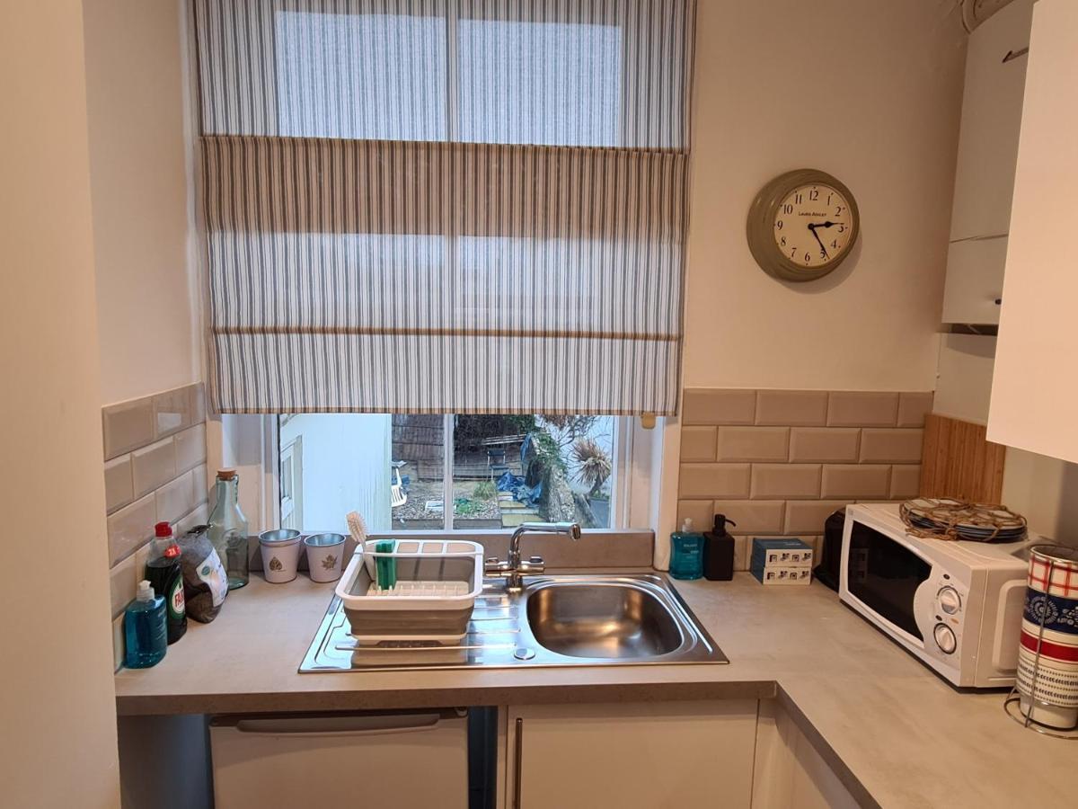 Centrally Located, Comfortable Apartment Near Station, Beach And North Laines Hove Exterior foto
