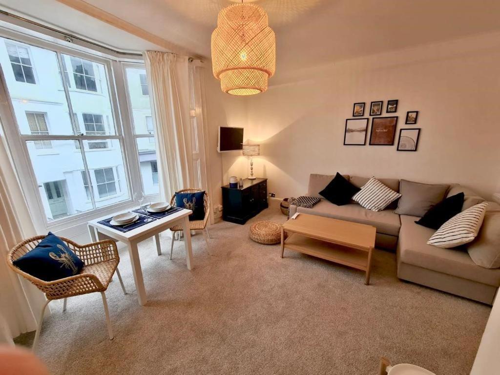 Centrally Located, Comfortable Apartment Near Station, Beach And North Laines Hove Zimmer foto